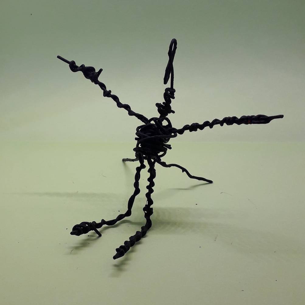 آدمک سیمی فلزی